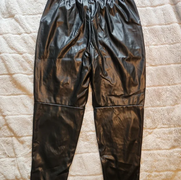 Fabletics joggers - Picture 3 of 3